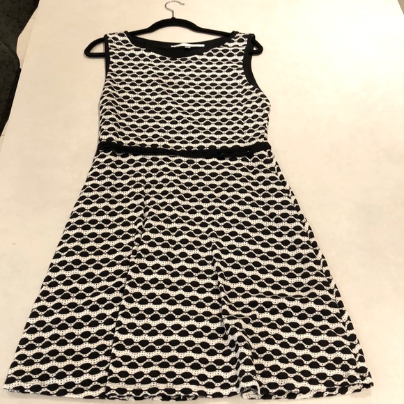 Black and white dress - Picture 1 of 4